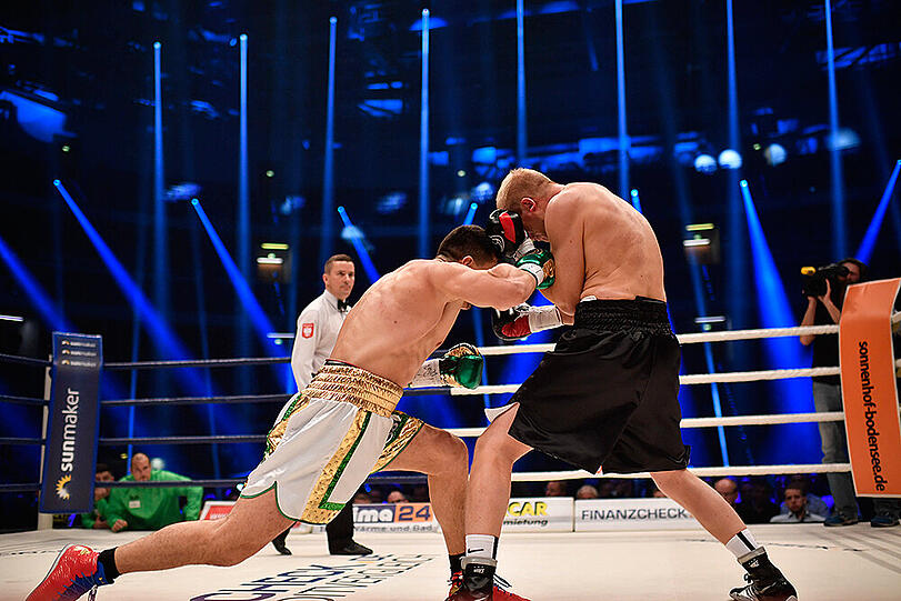 Kraft statt Technik - die Bilder vom WM-Fight zwischen Marco Huck und Dmitro Kutscher