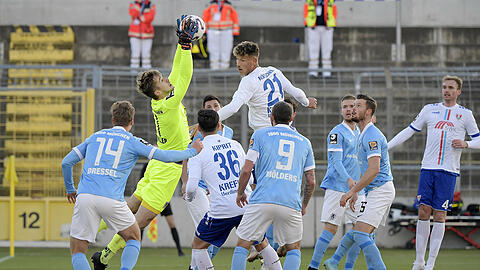 Keeper Marco Hiller rettete  dem TSV 1860 im bisherigen Saisonverlauf einige Punkte.