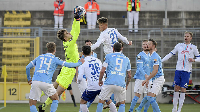 Keeper Marco Hiller rettete  dem TSV 1860 im bisherigen Saisonverlauf einige Punkte.