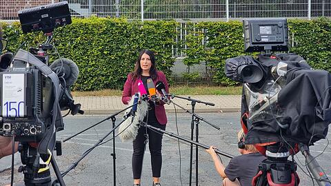 Betriebsratschefin Cavallo: "Ich glaube, dass es auf der Betriebsversammlung ungemütlich werden wird für die Vorstände."