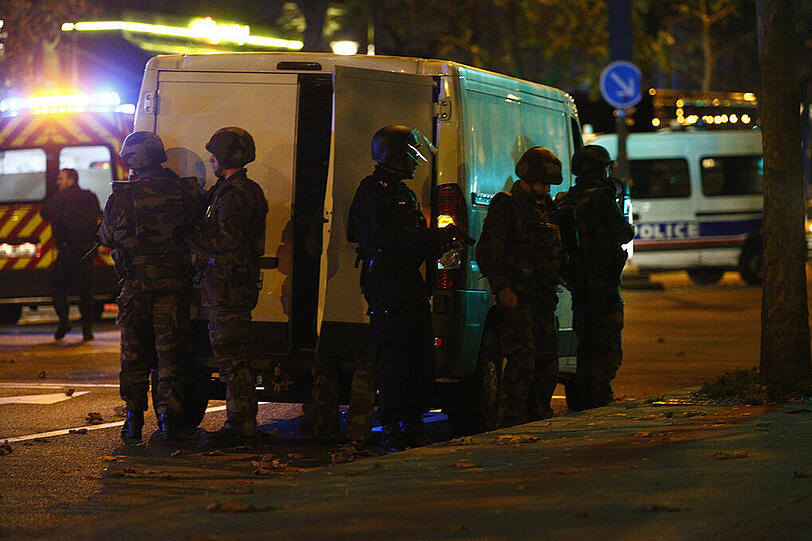 Schüsse, Explosionen, Tote und Verletzte: die Bilder von der verheerenden Anschlagsserie in Paris.