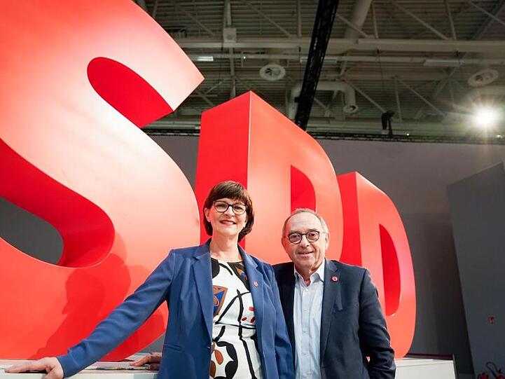 Saskia Esken und Norbert Walter-Borjans wollen ihre Partei aus dem Umfragetief führen.
