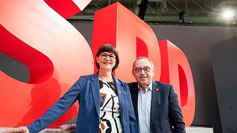 Saskia Esken und Norbert Walter-Borjans wollen ihre Partei aus dem Umfragetief führen.