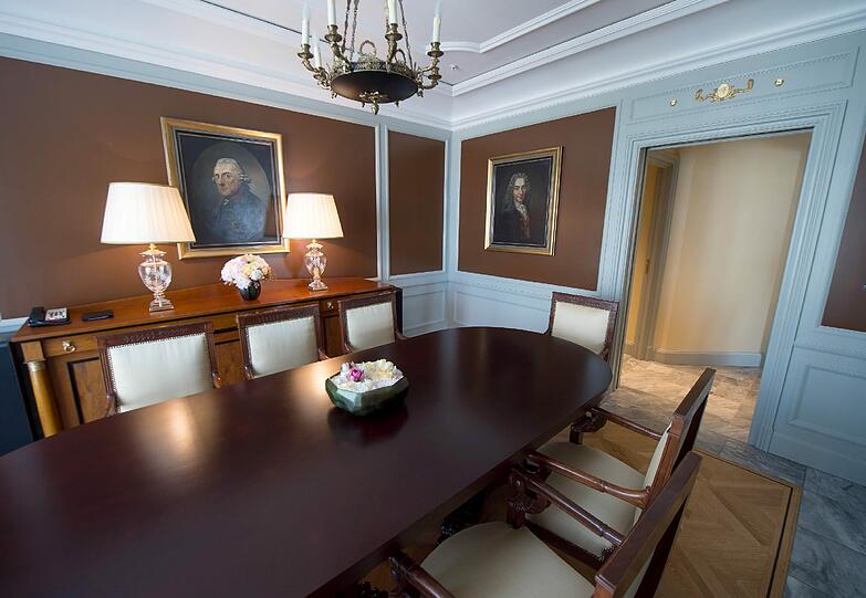 Die Präsidentensuite im Hotel Adlon wird in "Royal Suite" umbenannt.