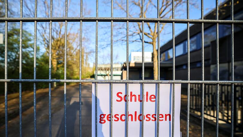 Für 18.000 Schülerinnen und Schüler fand am Montag in Duisburg wegen einer unklaren Bedrohungslage kein Unterricht vor Ort statt.