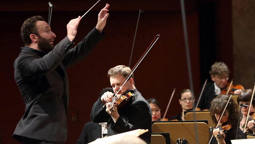 Kirill Petrenko und Frank Peter Zimmermann im Nationaltheater. Kirill Petrenko und Frank Peter Zimmermann im Nationaltheater.