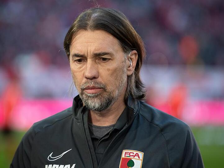 Der FC Augsburg sucht nach dem Aus von Martin Schmidt einen neuen Coach.