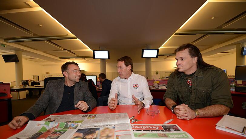 EHC-Trainer Pierre Pagé beim Redaktionsbesuch in der AZ, hier mit Sportchef Gunnar Jans (l.) und Eishockeyreporter Matthias Kerber. EHC-Trainer Pierre Pagé beim Redaktionsbesuch in der AZ, hier mit Sportchef Gunnar Jans (l.) und Eishockeyreporter Matthias Kerber.