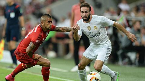 Arturo Vidal im Zweikampf mit Dani Carvajal