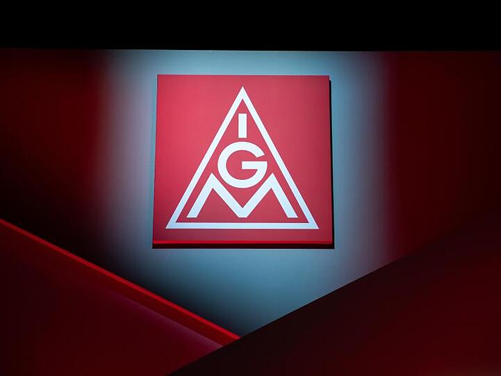 Das Logo der IG Metall. Foto: Daniel Karmann/dpa