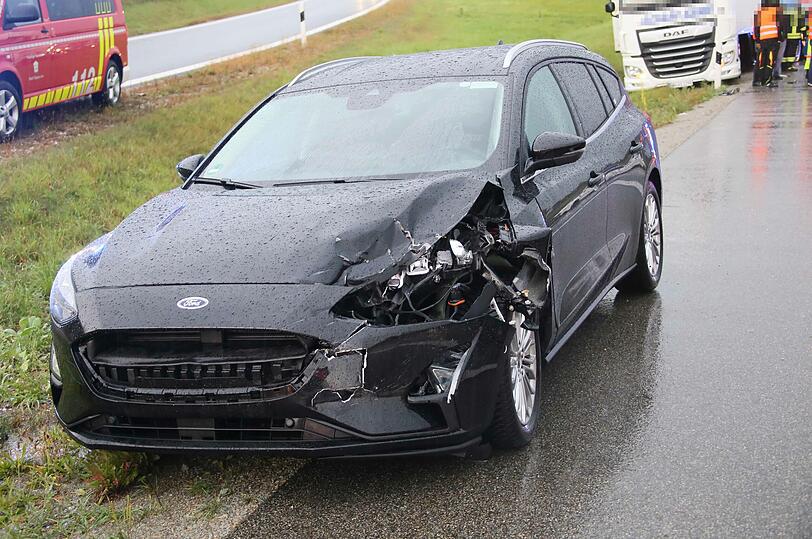 Bei dem Unfall wurde eine Person leicht verletzt.