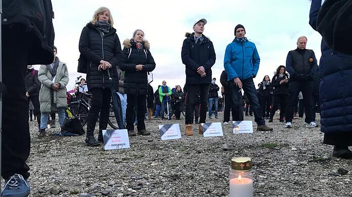 Demonstranten am Sonntag auf der Theresienwiese.