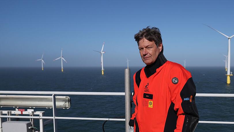 Dass es im Norden Deutschlands mehr Windräder gibt, der Strom in Bayern aber günstiger ist, ist Wirtschaftsminister Robert Habeck ein Dorn im Auge.