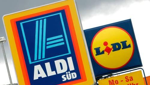 Logos von Aldi und Lidl: Die meisten Produkte schneiden im Test gut ab. Logos von Aldi und Lidl: Die meisten Produkte schneiden im Test gut ab.