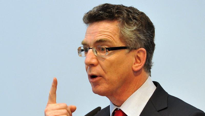 Bundesinnenminister Thomas de Maiziere (CDU) warnt vor der ungebrochenen Gefahr durch Islamisten. Bundesinnenminister Thomas de Maiziere (CDU) warnt vor der ungebrochenen Gefahr durch Islamisten.
