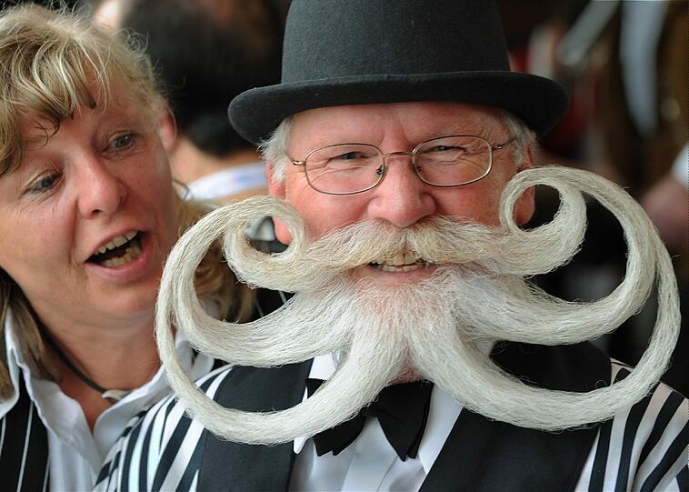 Wettkampf um den perfekten Haarwuchs: 163
Bartträger haben am Wochenende bei der Internationalen Deutschen
Bartmeisterschaft in Bad Schussenried (Baden-Württemberg) einen
Rekord geknackt.