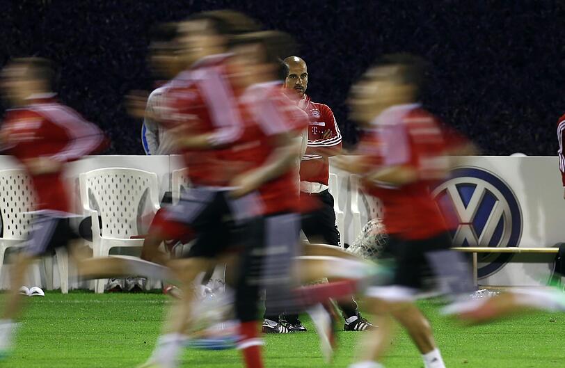 Weitere Bilder vom ersten Training des FC Bayern aus dem Trainingslager in Doha.