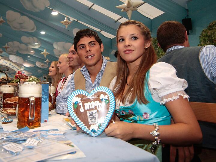 Ein Herzerl gehört dazu: Kevin Volland mit Freundin Katja.