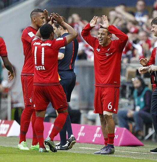 Thiago, Note 3: Kam für den den überragenden Costa ins Spiel. Da war die Partie längst entschieden. Fiel im Bayern-Mittelfeld kaum noch auf.