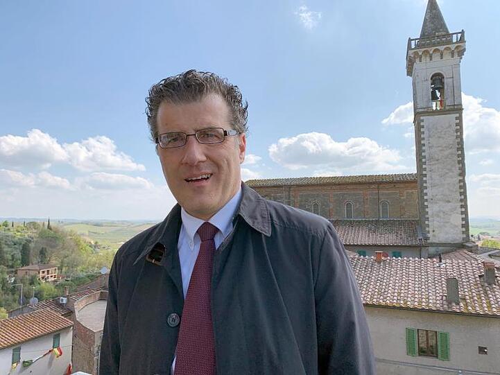 Giuseppe Torchia, Bürgermeister von Vinci, auf der Burg der Gemeinde.