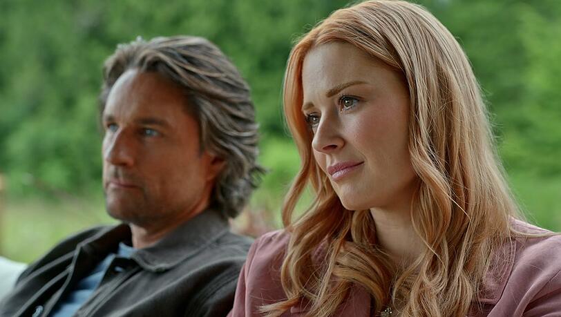 Staffel sieben von "Virgin River": Martin Henderson als Jack Sheridan und Alexandra Breckenridge als Melinda Monroe stehen wieder im Mittelpunkt.