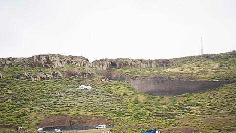 Der Unfall ereignete sich den amtlichen Angaben zufolge gegen 13.15 Uhr (Ortszeit, 14.15 MESZ) unweit der Inselhauptstadt San Sebasti&aacute;n de La Gomera.