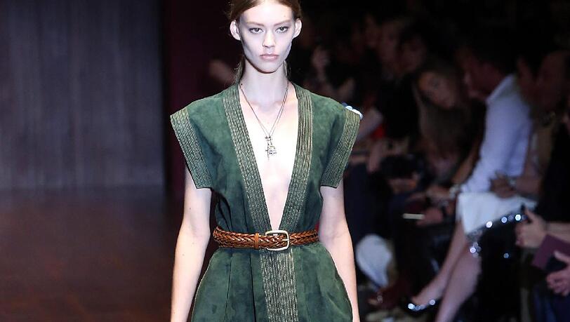 Das italienische Modehaus Gucci präsentiert seine neueste Kollektion. Das italienische Modehaus Gucci präsentiert seine neueste Kollektion.
