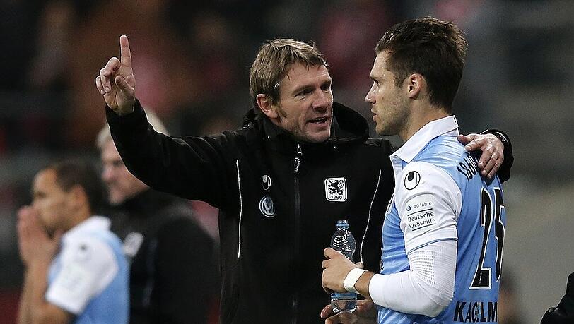 Gary Kagelmacher (re.) im Gespräch mit Trainer Markus von Ahlen. Gary Kagelmacher (re.) im Gespräch mit Trainer Markus von Ahlen.