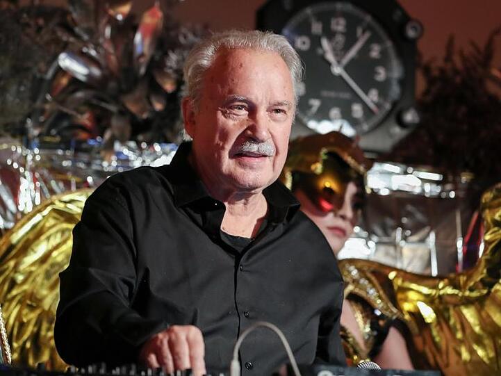 Giorgio Moroder legt bei bei der "PLACE TO B Berlinale-Party" mit dem Thema Space im Restaurant Borchardt auf.