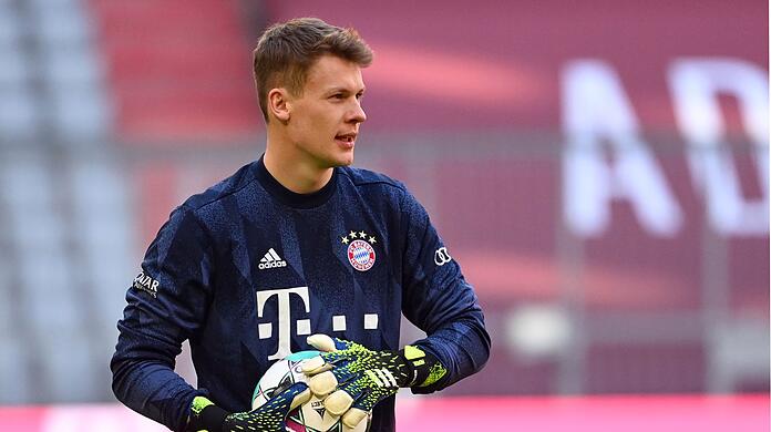Der damalige Bayern-Torwart Alexander Nübel beim Aufwärmen vor dem Spiel.