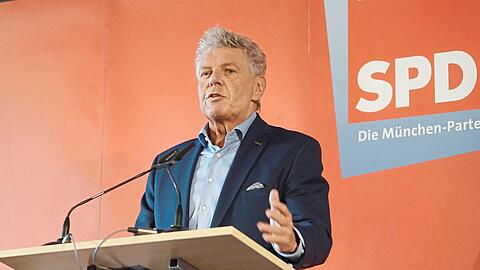 "Wir wollen München fortentwickeln, nicht zurückentwickeln", spielte OB Dieter Reiter (SPD) auf den Wahlkampf-Slogan der CSU, "Wieder München werden", an.