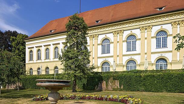 Schloss Dachau: Hier sollte die neue Preisverleihung "Goldene Flamme" ihre Premiere feiern. Schloss Dachau: Hier sollte die neue Preisverleihung "Goldene Flamme" ihre Premiere feiern.