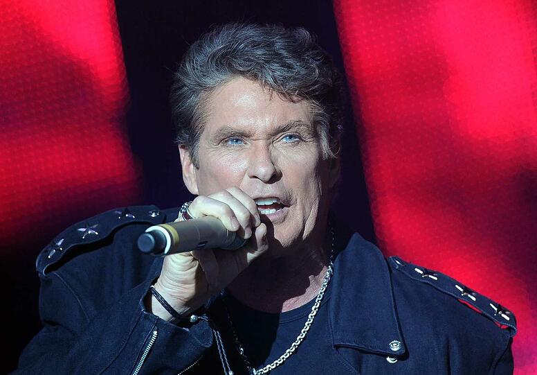 Vor allem in Deutschland auch als Sänger extrem Erfolgreich: Der US-Schauspieler David Hasselhoff.