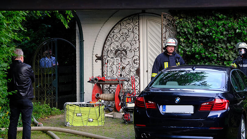 Die Feuerwehr konnte verhindern, dass das Feuer vom Erdgeschoss auf den ersten Stock übergriff.