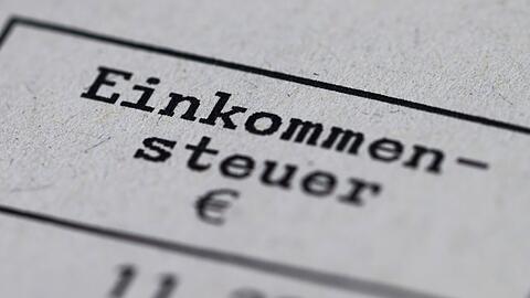 &Uuml;ber 80 Prozent der deutschen Unternehmen finden laut einer Befragung des Ifo-Instituts im Auftrag der Stiftung Familienunternehmen auch die Steuern f&uuml;r ihre Arbeitnehmer zu hoch. (Symbolbild)