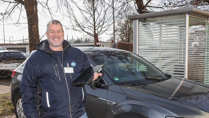 Die AZ besucht den Fahrprüfer Christian Schmid.