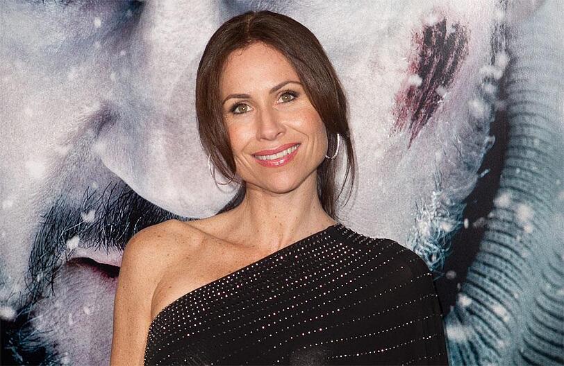 Minnie Driver wird von einem aggressiven Nachbarn belästigt.