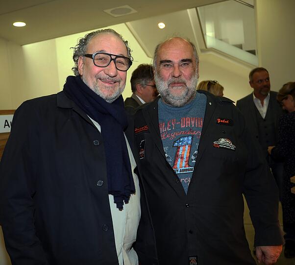 Uwe Pinhammer von FreudenHaus Optik und Walter Maygatt von House of Flames haben tolle Preise für die Spender gestiftet.