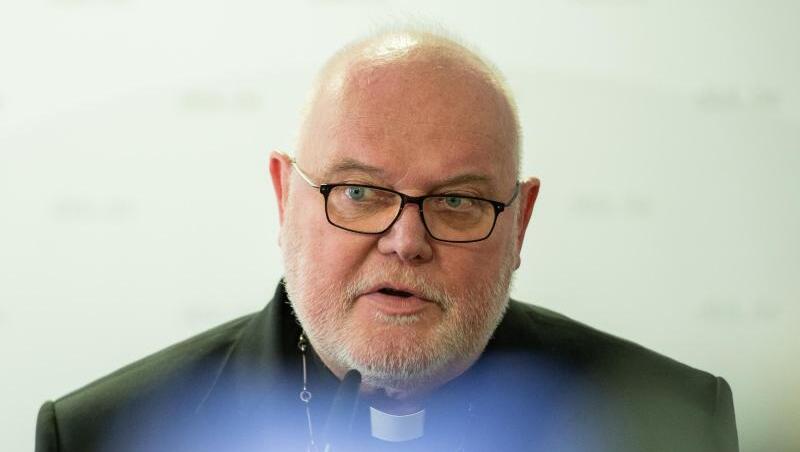 Kardinal Reinhard Marx spricht zu Journalisten. Foto: Andreas Arnold/dpa/Archivbild Kardinal Reinhard Marx spricht zu Journalisten. Foto: Andreas Arnold/dpa/Archivbild