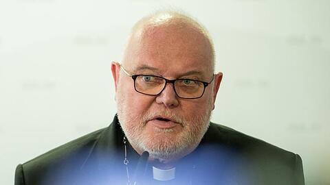 Kardinal Reinhard Marx spricht zu Journalisten. Foto: Andreas Arnold/dpa/Archivbild