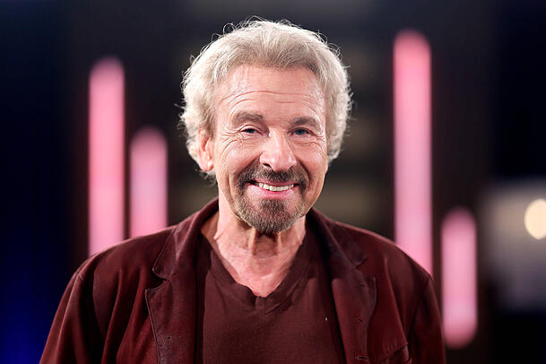 Thomas Gottschalk erhält knapp 1.000 Euro Rente. Thomas Gottschalk erhält knapp 1.000 Euro Rente.