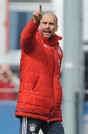 Trainer Pep Guardiola im Bayern-Training am Dienstag.