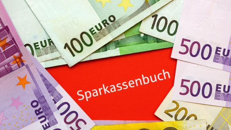 Deutschlands Sparer setzten weiter vor allem auf Bargeld und Bankeinlagen. Deutschlands Sparer setzten weiter vor allem auf Bargeld und Bankeinlagen.