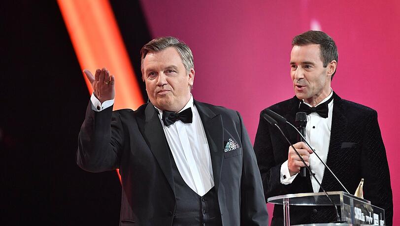 Hape Kerkeling bei der Goldenen Henne 2019 - im Hintergrund Kai Pflaume.