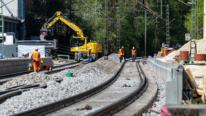 Die H&auml;lfte der Bauarbeiten auf dem Abschnitt N&uuml;rnberg-Regensburg ist laut Bahn inzwischen abgeschlossen.