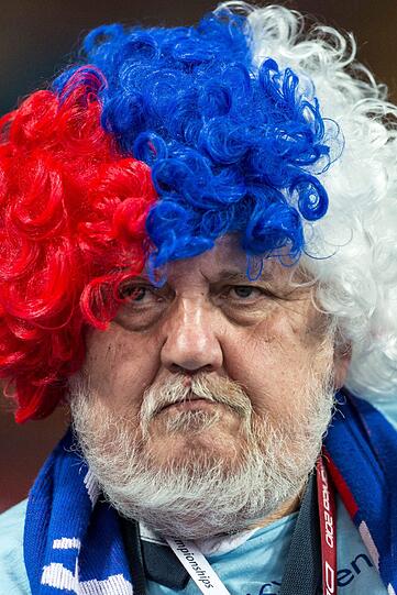 Schrille Outfits, skurrile Masken, schräge Typen, ausgelassene Stimmung: Bei der Handball-Europameisterschaft geben die Fans für ihre Teams tatsächlich alles. Die Bilder aus Polen...