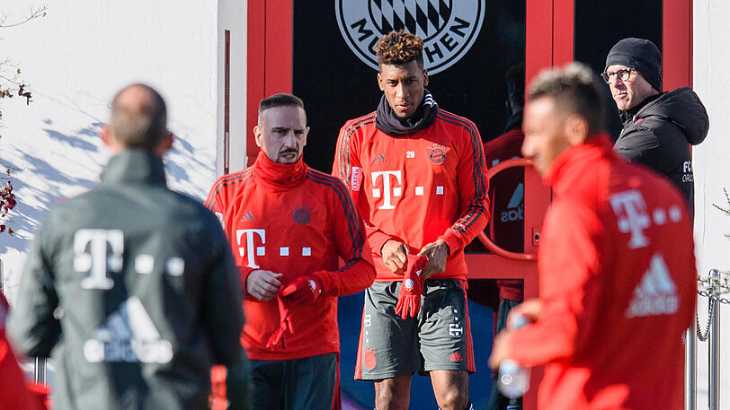Zurück im Training des FC Bayern: Kingsley Coman (Mi.).