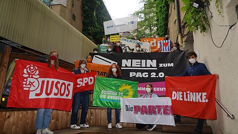 Im Bellevue di Monaco zeigen die verschiedensten Bündnisse schon mal, was sie von der PAG-Verschärfung halten. Die Demo findet am Sonntag statt.