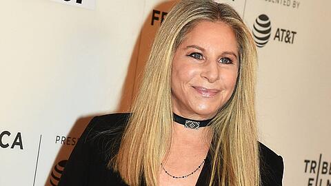 Singt mit Sting, James Taylor und Mariah Carey: Barbra Streisand.