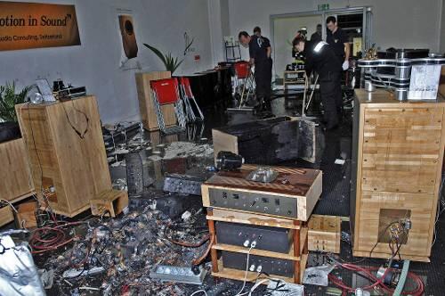Ein Tonstudio in der Lilienthalallee wurde durch ein Feuer zerstört.